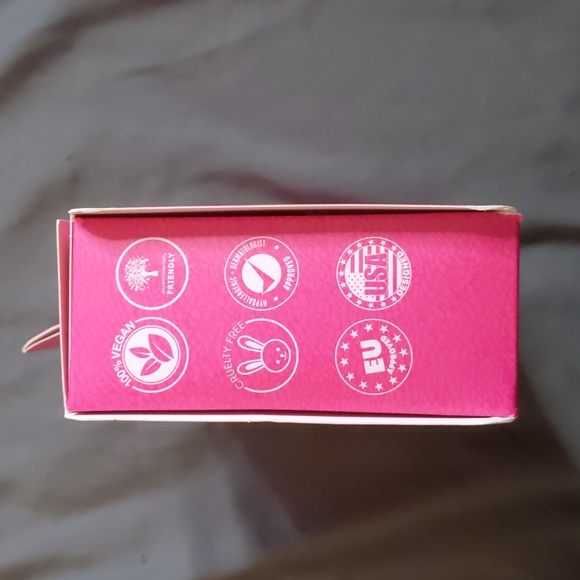 Makeup Eraser 7 Day Set, New - Picture 4 of 4